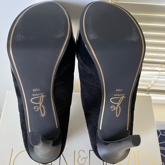 **SOLD ELSEWHERE** NWT Joan and David Booties, Black Faux Suede Heels, size 10 - Picture 7 of 15